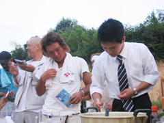 たこ焼きやいています